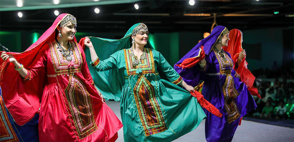 Pashtun performance in Balochi outfit, taken by Hakim Studio.